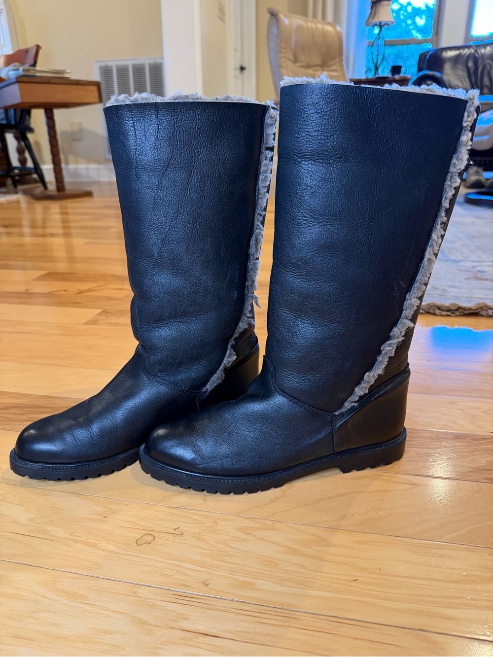La Canadienne Tall Black Leather Boots Shearling Lined Lug Sole Size 9 Canada